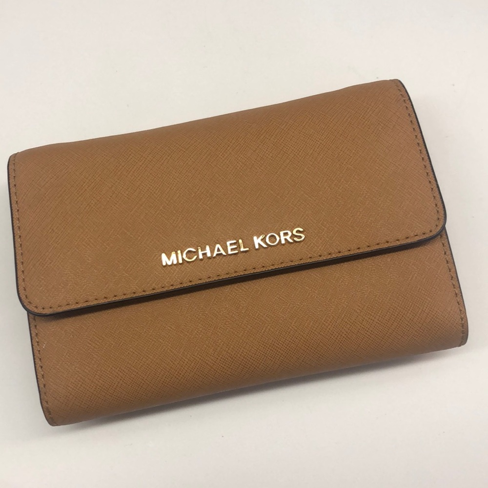 Michael Kors iPhone crossbody